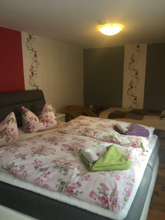 Ferienwohnung Gürth Kleinhennersdorf Exterior foto
